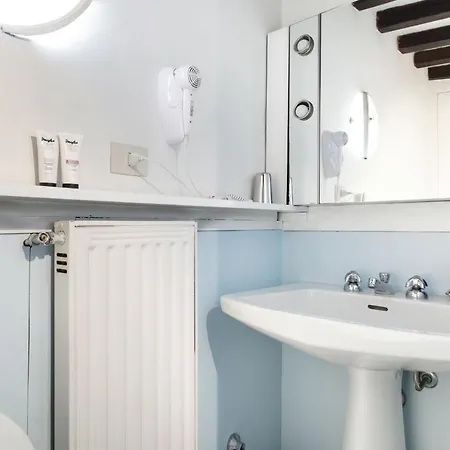 Centini Toni Luxury Rooftop Apartmán *